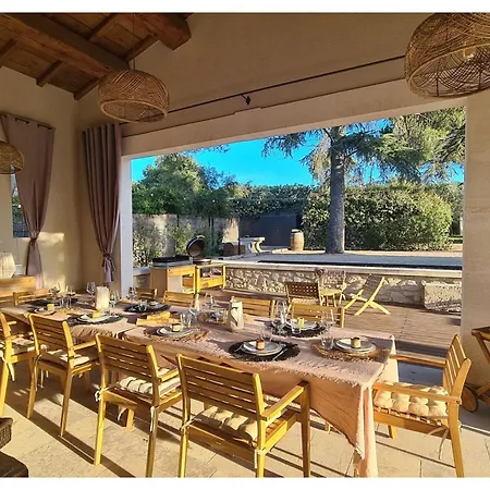 Boem Retreat - Timeless Elegance Just Steps From The Mediterranean *