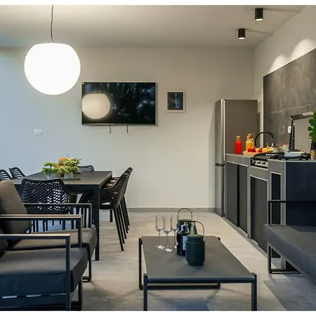 Boem Retreat - Timeless Elegance Just Steps From The Mediterranean Villa Agde