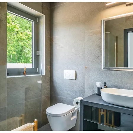 Boem Retreat - Timeless Elegance Just Steps From The Mediterranean *