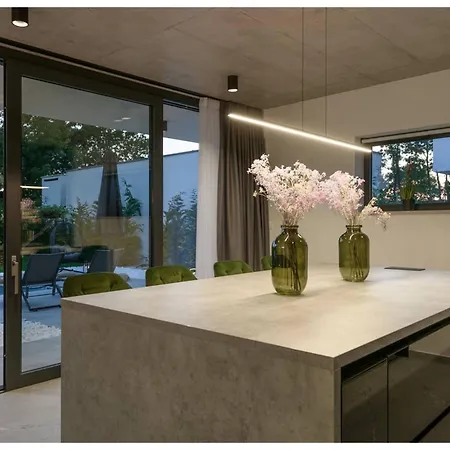 Boem Retreat - Timeless Elegance Just Steps From The Mediterranean