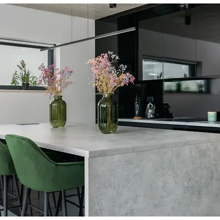 Boem Retreat - Timeless Elegance Just Steps From The Mediterranean